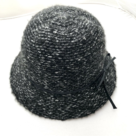 Black gray and white hat - Picture 2 of 4
